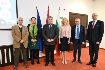 Заместник-министър Динкова поздрави катедра „Международни отношения“ в УНСС по повод 45-ата й годишнина 